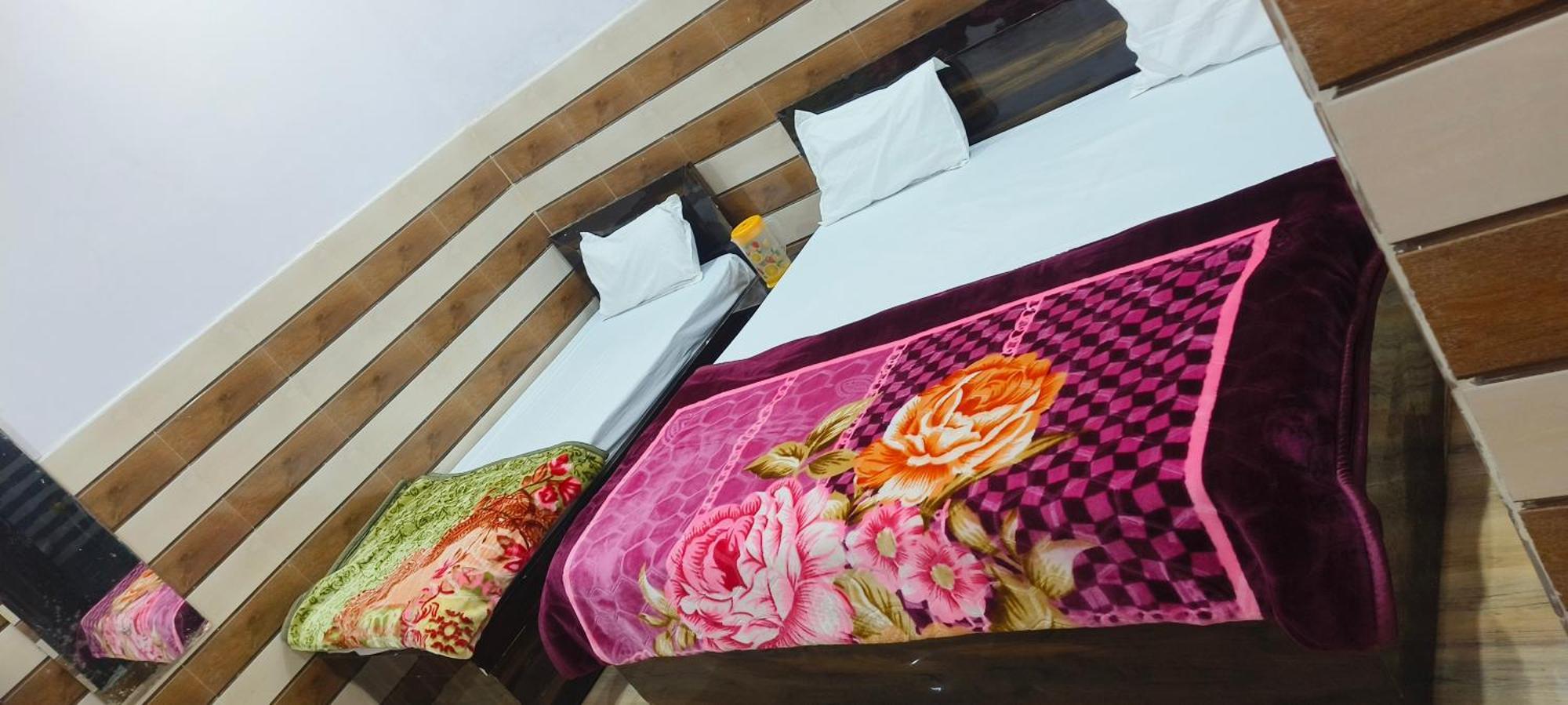 K.D.Dham Near Prem Mandir1 Hotell Vrindāvan Eksteriør bilde